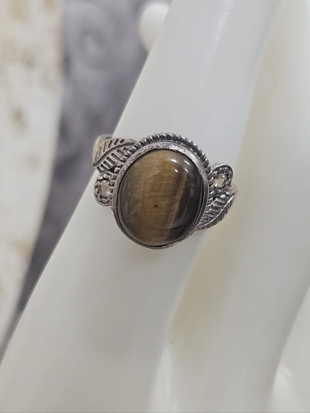 925 Tiger's Eye Gemstone Sterling Silver Leaf Detail Quartz Accent Ring Size 7